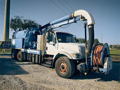 International WorkStar 7400 Vacuum Truck - Maxxforce, Automatic