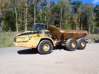 2004 CAT 735 Articulated Haul Truck