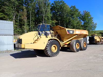 2011 CAT 740 Articulated Haul Truck 7900 HOURS!