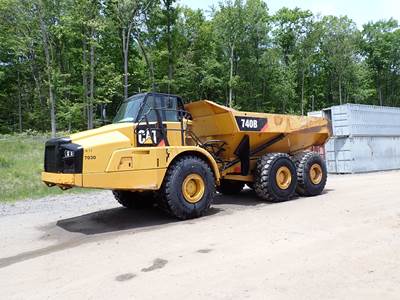 2015 CAT 740B Articulated Haul Truck