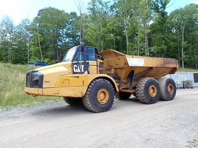 2013 CAT 740B Articulated Haul Truck