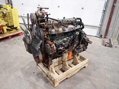 International DT466 Engine