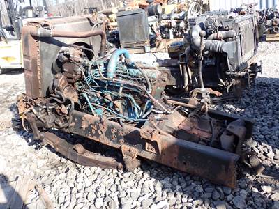 International DT466B Engine