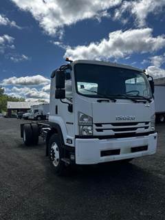 Isuzu FTR Single Axle Cab & Chassis Truck