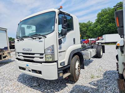 Isuzu FTR Cab & Chassis Truck
