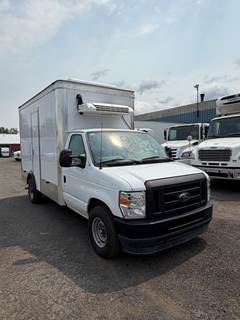 Ford E-350 Box Truck