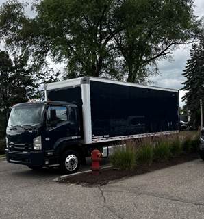Isuzu FTR Box Truck