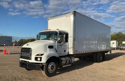 Mack MD642 Box Truck - 260HP