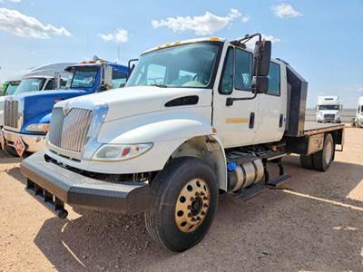 International 4300 Flatbed Truck