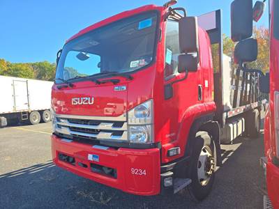 Isuzu FTR Flatbed Truck