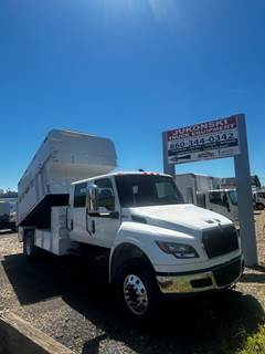 International MV607 Towable Wood Chipper