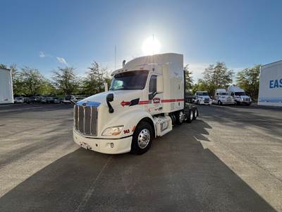 2015 Peterbilt 579 Cab & Chassis Truck
