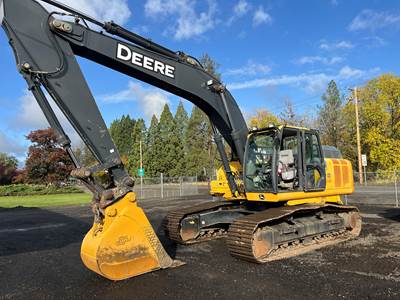 2017 John Deere 300G LC Excavator