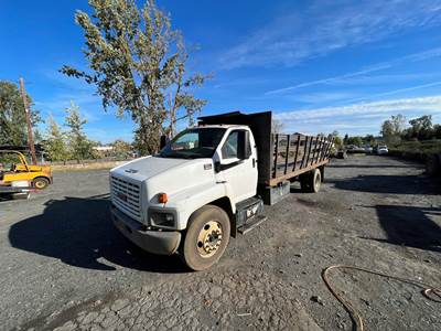 2003 GMC C6500 Flatbed Truck