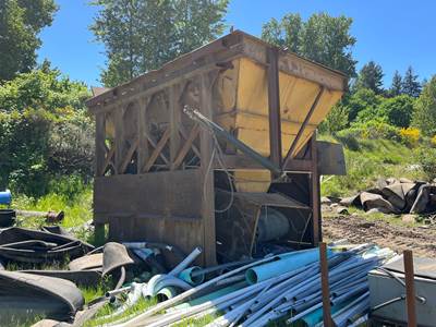 17' X 11' Feed Hopper