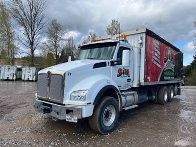 2017 Kenworth T880 Landscape Truck