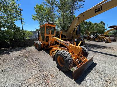 2004 LeeBoy 685B Motor Grader