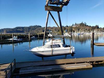 1990 MerCruiser Bayliner 2556 Ciera Power Boat