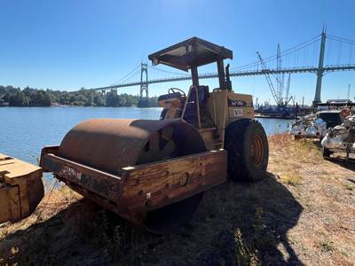 1994 Caterpillar CP563E Smooth Drum Roller Compactor
