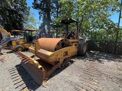 2005 Caterpillar CP563E Smooth Drum Roller Compactor