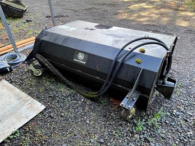 John Deere BP 72 BROOM Sweeper Attachment