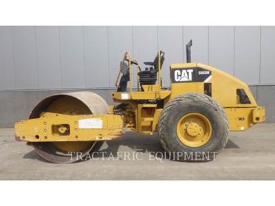 Caterpillar CS533E Smooth Drum Roller Compactor