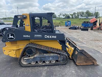 John Deere 325G Skid Steer