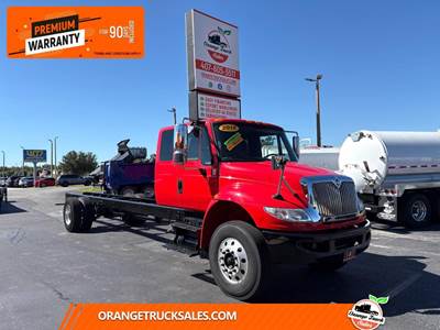 International DuraStar 4300 Single Axle Cab & Chassis Truck - Cummins, 220HP, 6 Speed Automatic