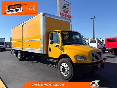 Freightliner M2 106 26 ft Box Truck - 220HP, Automatic, Roll up Door, Liftgate