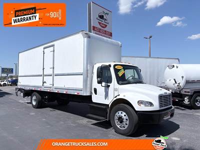 Freightliner M2 106 26 ft Box Truck - 220HP, Automatic, Liftgate