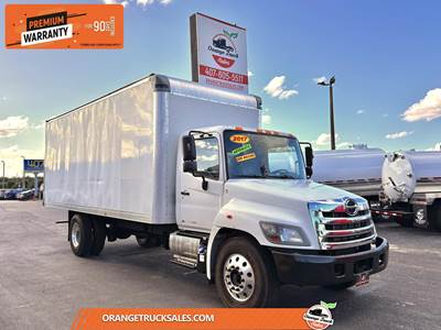 Hino 268 26 ft Box Truck - Automatic