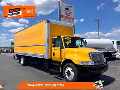 International DuraStar 4300 26 ft Box Truck - 220HP, Automatic, Liftgate