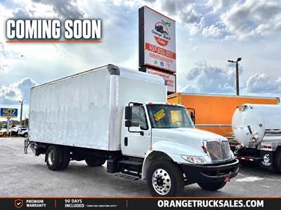 International DuraStar 4300 26 ft Box Truck - 220HP, Automatic, Liftgate