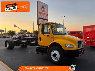 Freightliner M2 106 26 ft Flatbed Truck - 220HP, Automatic, Liftgate