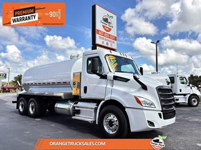 Freightliner Cascadia 116 Tandem Axle Sewer / Septic Truck - Detroit, Automatic