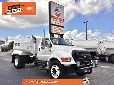 Ford F-750 2000 Gallon Water Truck - Cummins, Automatic