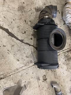 Mack Pinnacle CXU613 Air Cleaner / Air Filter Housing for a 2010 Mack CXU613