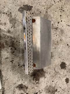 Mack Pinnacle CXU613 Battery Box Cover for a 2010 Mack CXU613