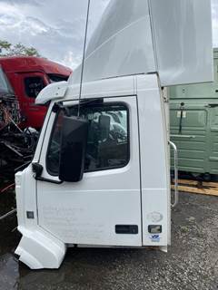 Volvo VNL Cab Assembly