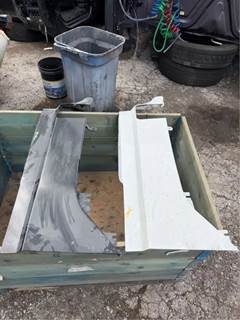 Peterbilt 567 Cowl
