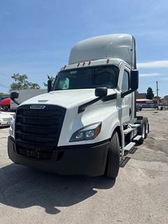 2024 Freightliner Cascadia 126 Day Cab Truck