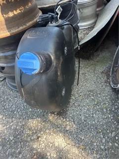 Volvo VNL760 DEF Tank