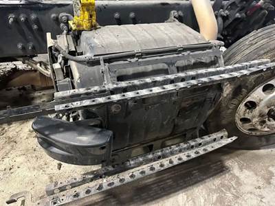 Freightliner Cascadia 126 DPF Filter