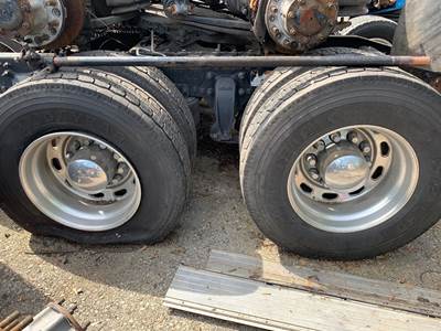 Meritor-Rockwell MD2014X Front Differential for a 2013 Freightliner Coronado 132 Glider