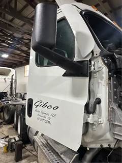 Freightliner Cascadia 126 Right Door
