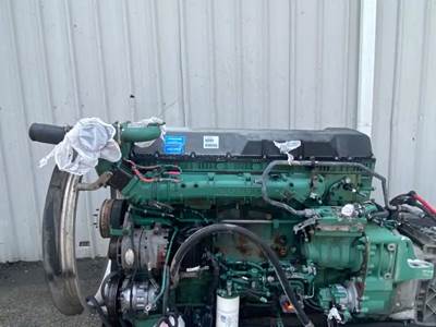 Volvo D13 Engine - 455 HP