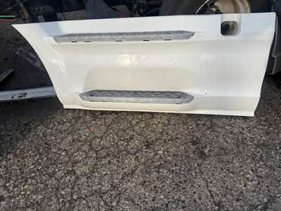 Peterbilt 579 Left Tank Fairing