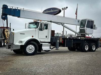 Kenworth T800 Crane Truck - 2006 Manitex 38110S Crane, 13 Spd