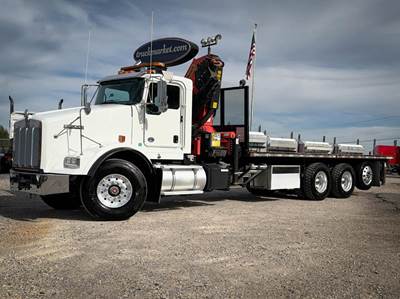 Kenworth T800 Crane Truck - 2015 Palfinger PK33002EH Knuckle Boom Crane, 13 Spd