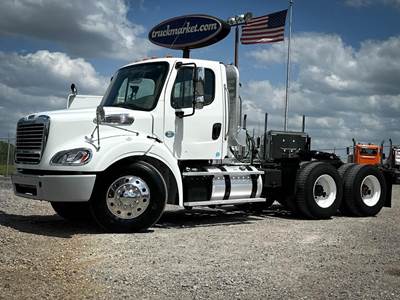 Freightliner M2 106 Day Cab Truck - Detroit 425HP
